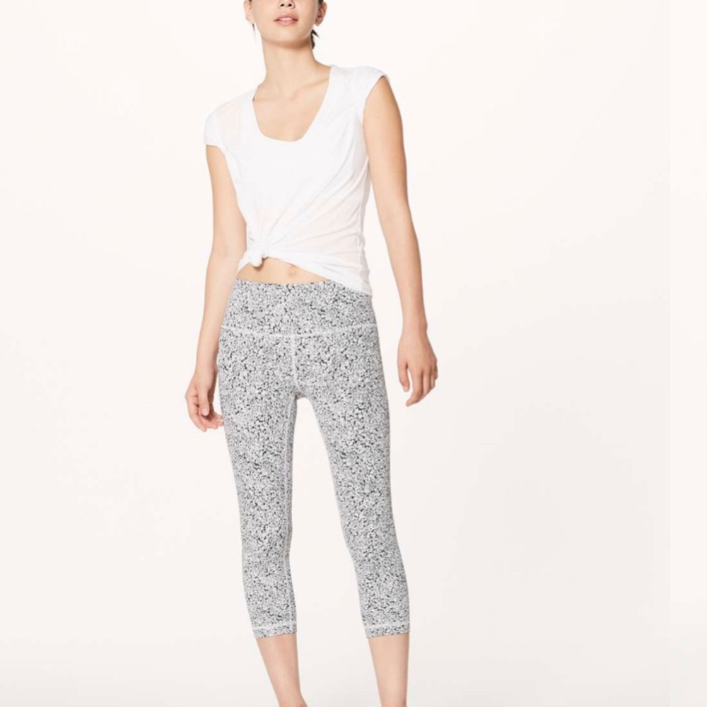 NWOT Lululemon Wunder Under Cropped Legging